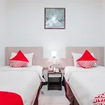 Oyo 92771 Hotel Marina Andalas
