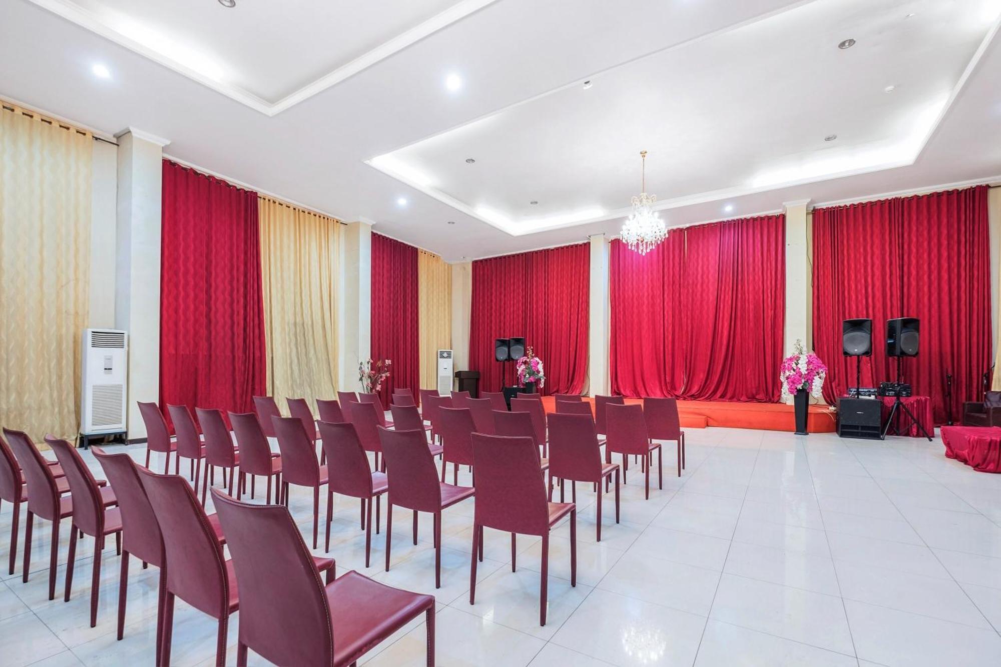 Hotel Oyo 92771 Marina Andalas 2*