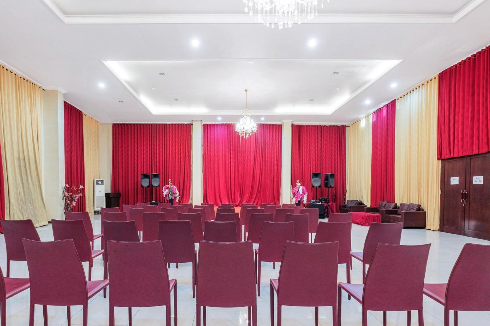 Hotel Oyo 92771 Marina Andalas 2*